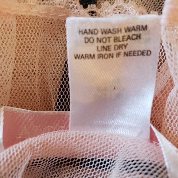 🎀GORGEOUS🎀VS Vintage pink blush negligee, size M, barely worn - Picture 9 of 9